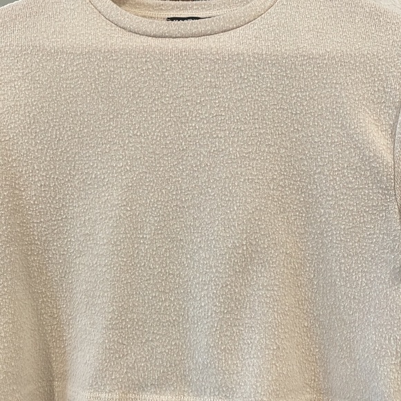 NASTY GAL Short Sleeve Crop - Picture 3 of 3